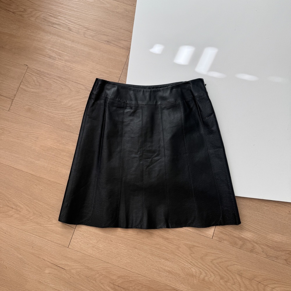 Vintage 90s Black Leather Mini Skirt Scalloped Hem Paneled Size 8 Newport News